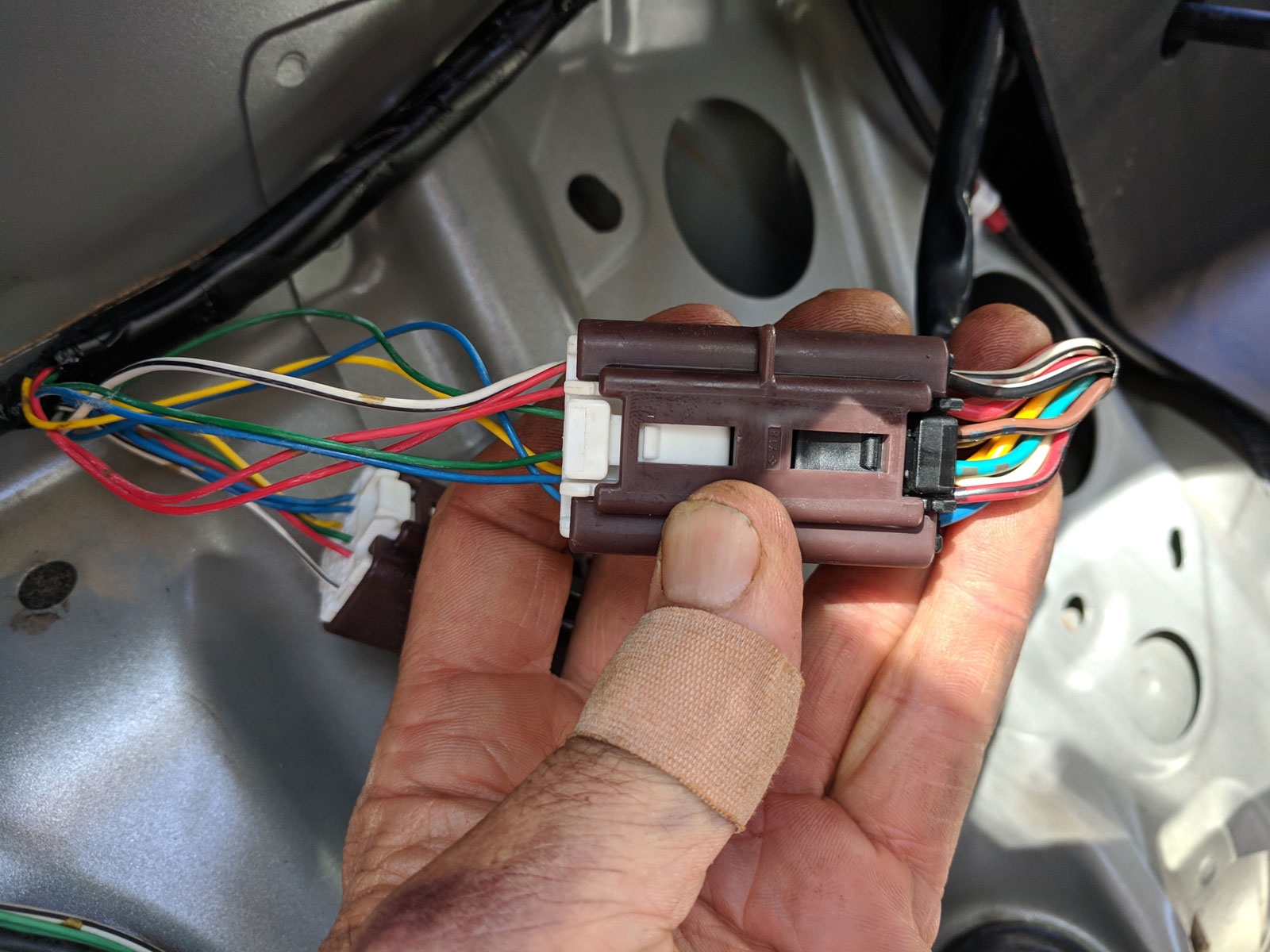 How to wire a factory towbar harness on a 2011 Toyota Corolla ZRE152R